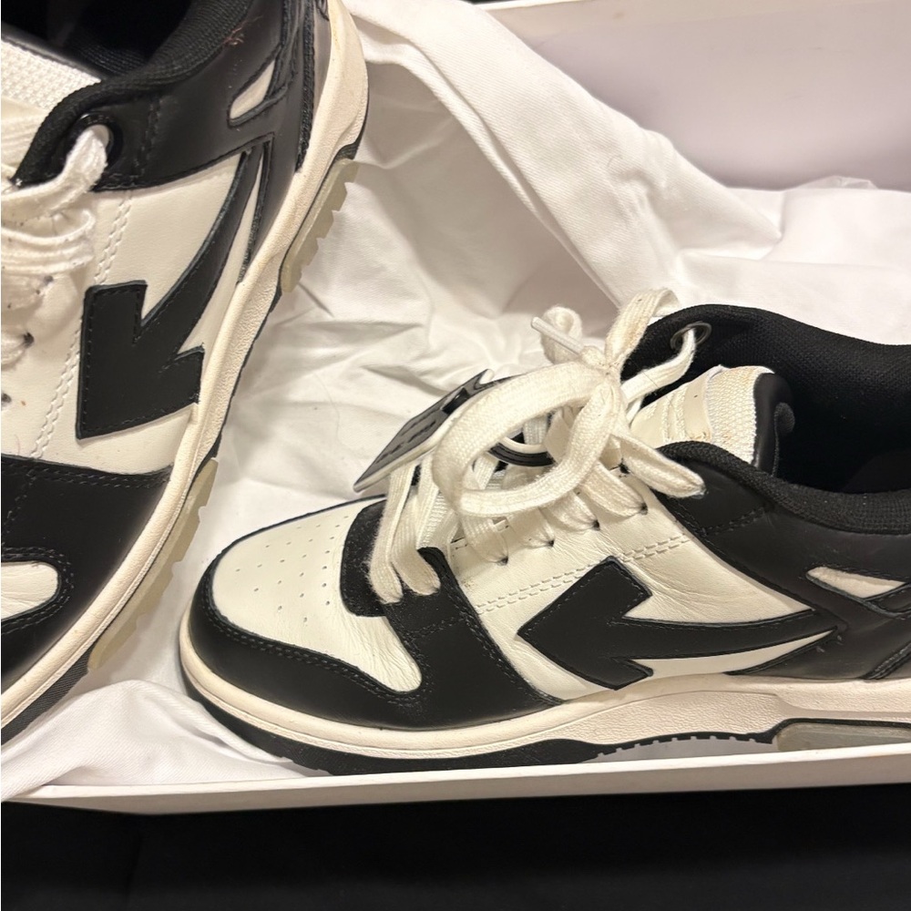 Off-White Black and Cream Men's Sneakers